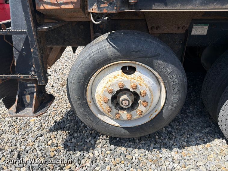 image for item YA4105 2011 Freightliner Business Class M2 grapple truck