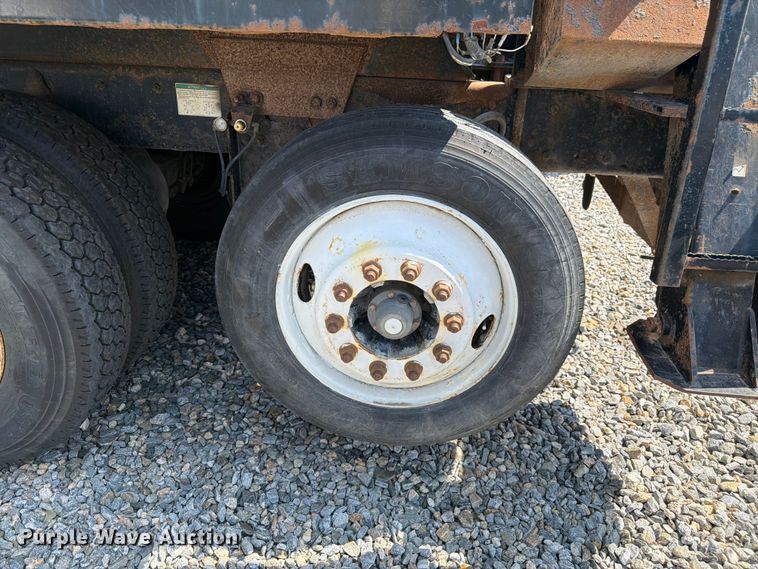 image for item YA4105 2011 Freightliner Business Class M2 grapple truck