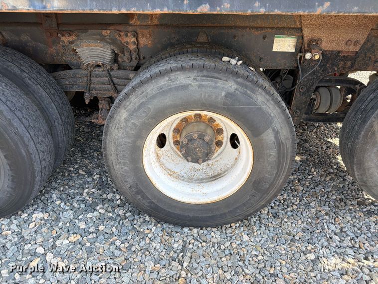 image for item YA4105 2011 Freightliner Business Class M2 grapple truck