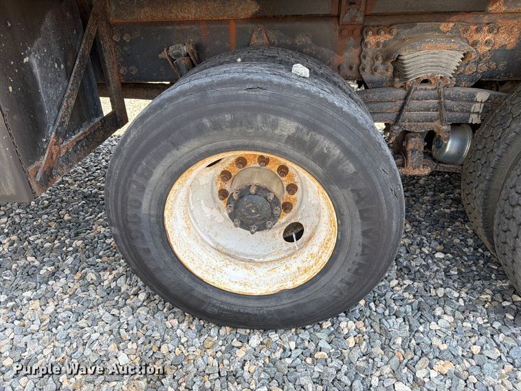 image for item YA4105 2011 Freightliner Business Class M2 grapple truck