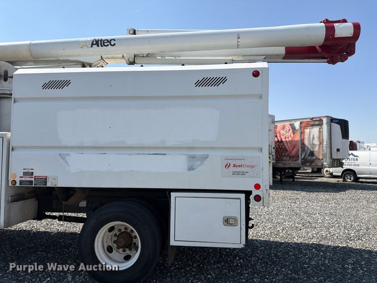 image for item YA4106 2014 Freightliner Business Class M2 forestry bucket truck