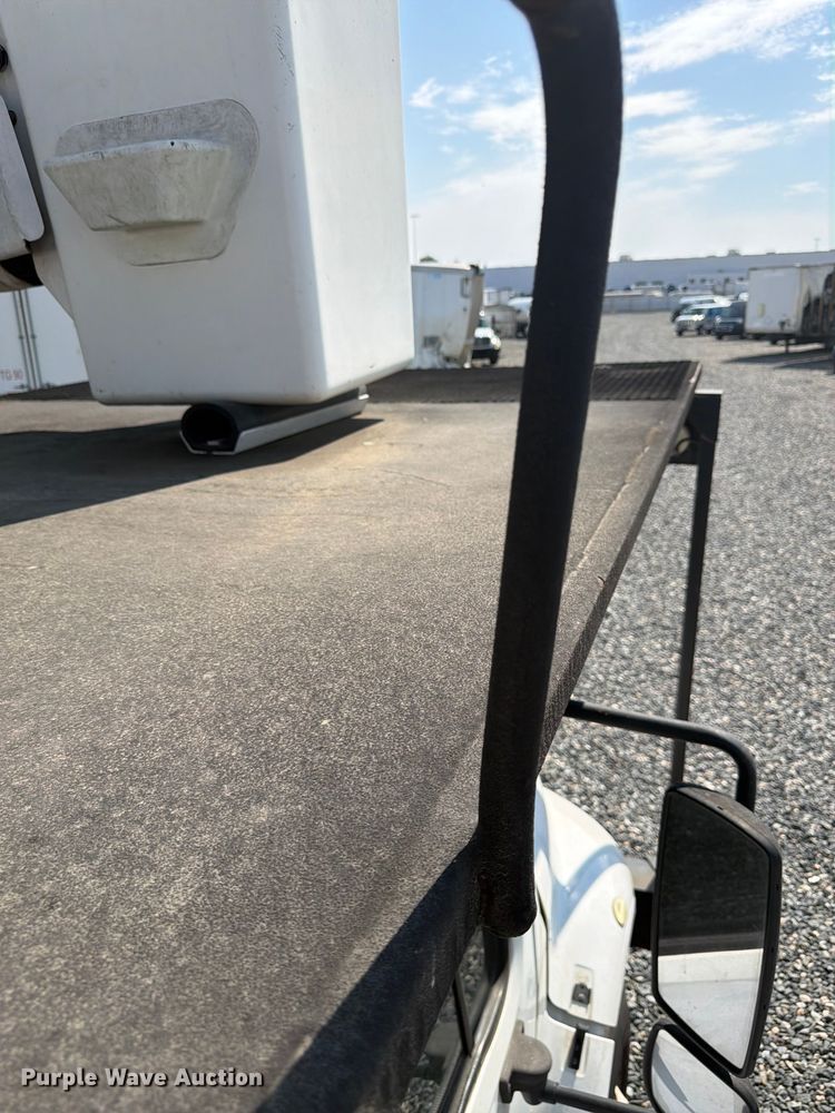 image for item YA4106 2014 Freightliner Business Class M2 forestry bucket truck