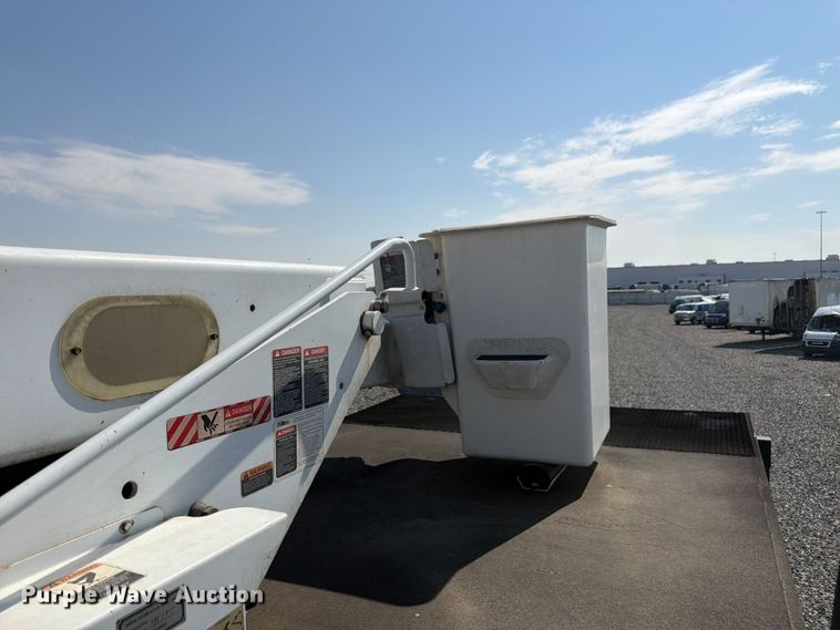 image for item YA4106 2014 Freightliner Business Class M2 forestry bucket truck