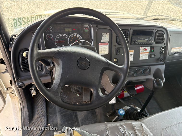 image for item YA4106 2014 Freightliner Business Class M2 forestry bucket truck