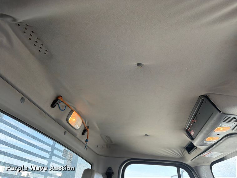 image for item YA4106 2014 Freightliner Business Class M2 forestry bucket truck