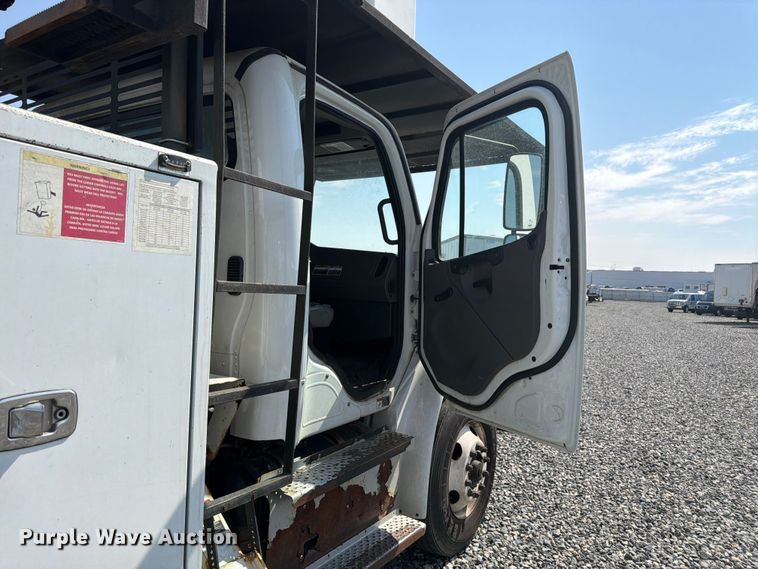 image for item YA4106 2014 Freightliner Business Class M2 forestry bucket truck