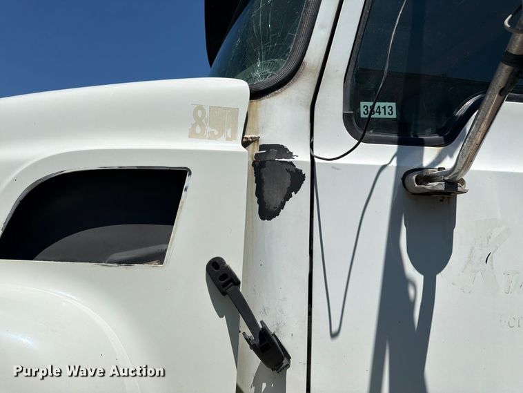 image for item YA4130 2004 Mack Granite CV713 dump truck