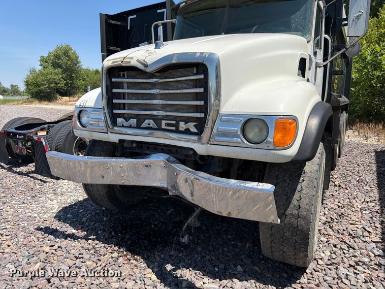 image for item YA4130 2004 Mack Granite CV713 dump truck