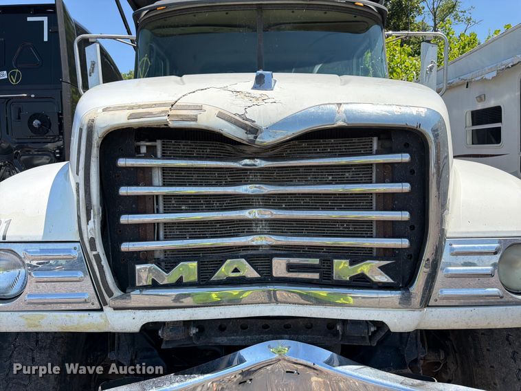 image for item YA4130 2004 Mack Granite CV713 dump truck