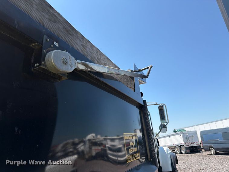 image for item YA4130 2004 Mack Granite CV713 dump truck