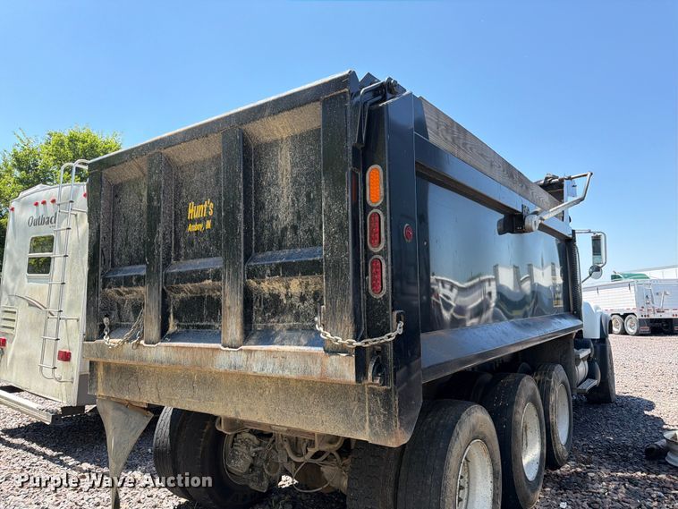 image for item YA4130 2004 Mack Granite CV713 dump truck