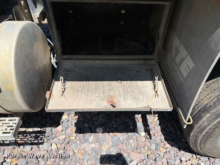 image for item YA4130 2004 Mack Granite CV713 dump truck