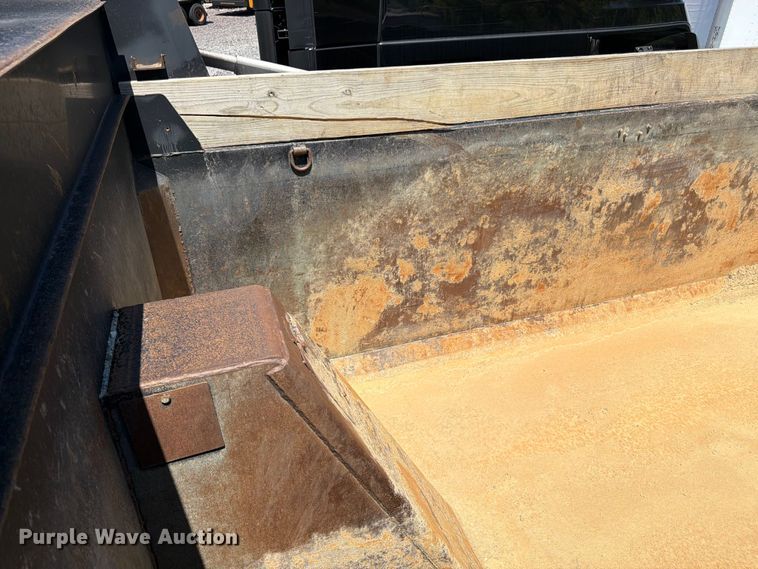 image for item YA4130 2004 Mack Granite CV713 dump truck