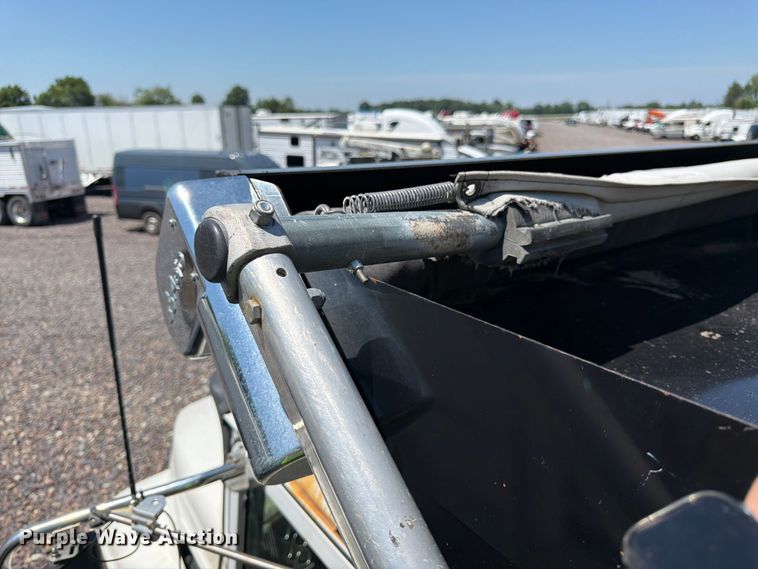 image for item YA4130 2004 Mack Granite CV713 dump truck