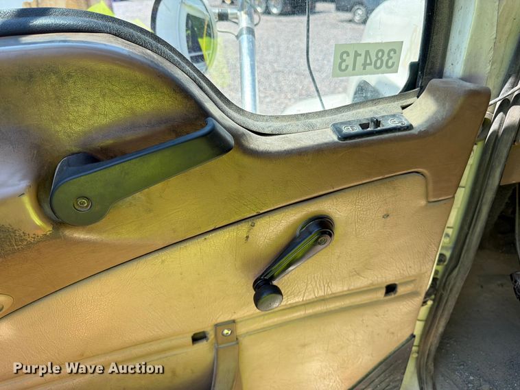 image for item YA4130 2004 Mack Granite CV713 dump truck