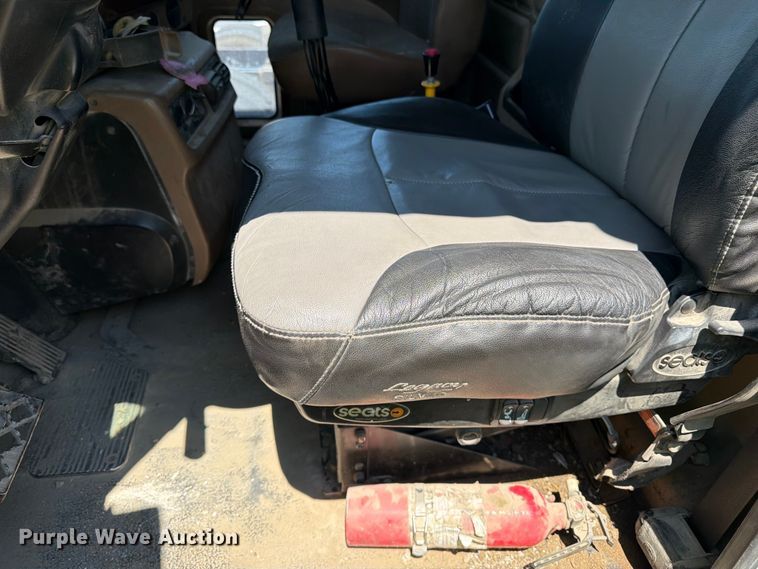 image for item YA4130 2004 Mack Granite CV713 dump truck