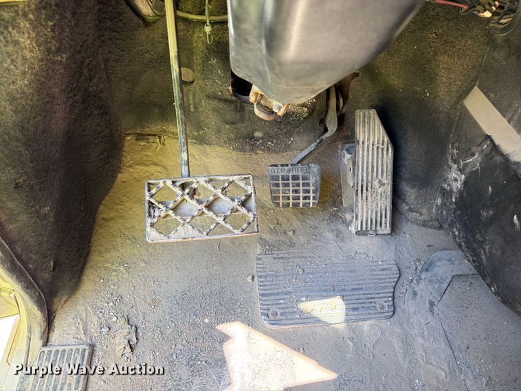 image for item YA4130 2004 Mack Granite CV713 dump truck