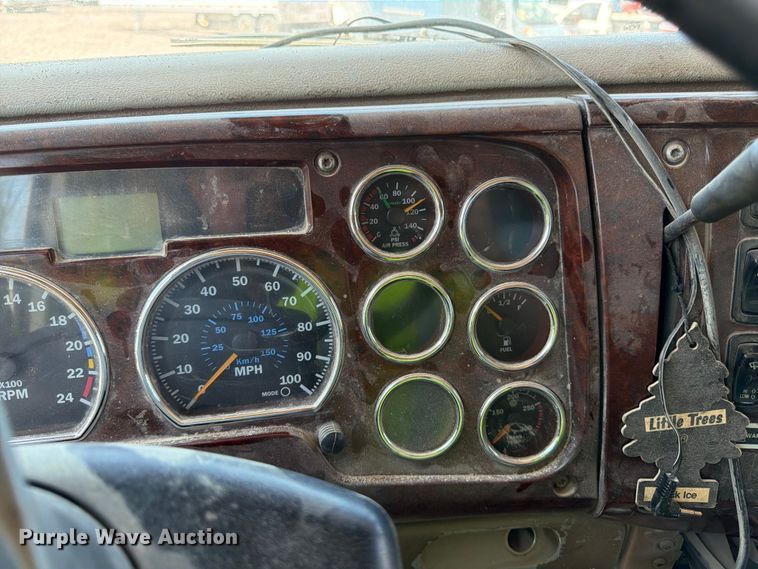 image for item YA4130 2004 Mack Granite CV713 dump truck