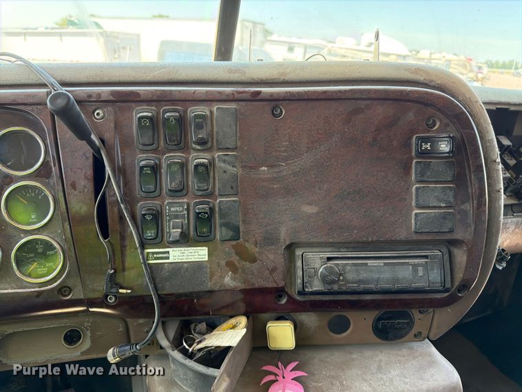 image for item YA4130 2004 Mack Granite CV713 dump truck