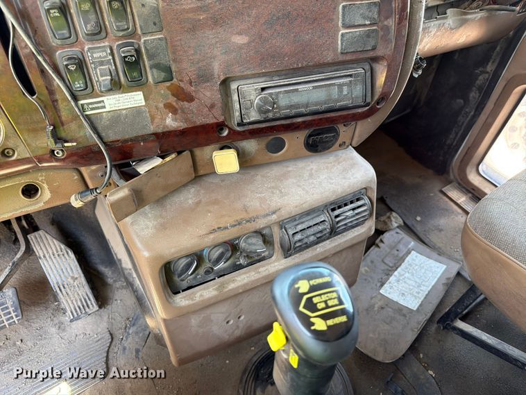 image for item YA4130 2004 Mack Granite CV713 dump truck