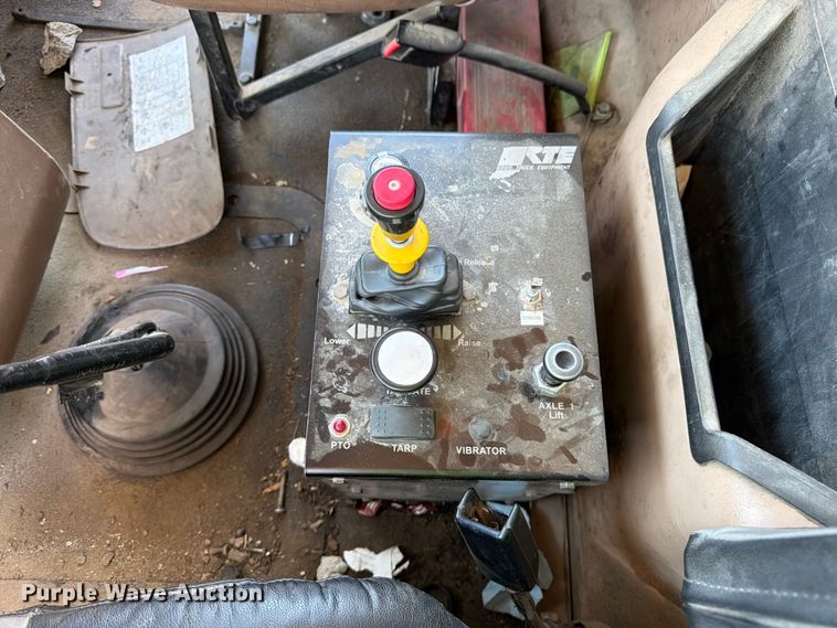 image for item YA4130 2004 Mack Granite CV713 dump truck