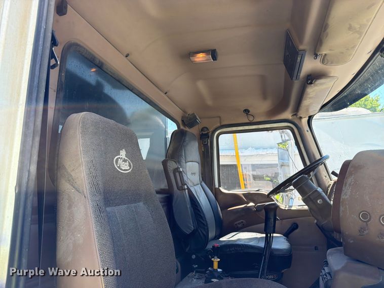image for item YA4130 2004 Mack Granite CV713 dump truck