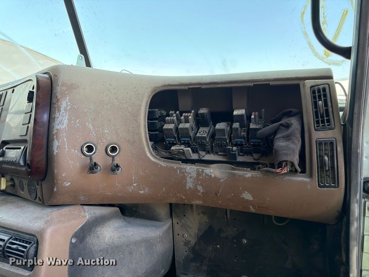 image for item YA4130 2004 Mack Granite CV713 dump truck
