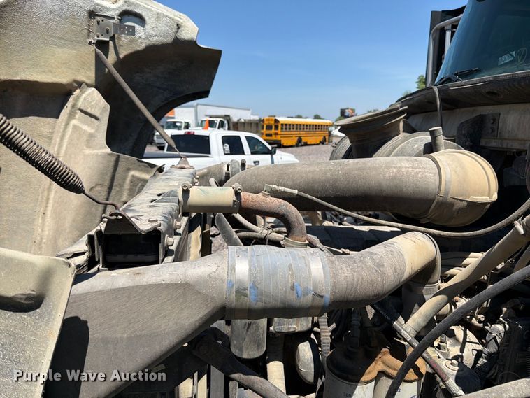 image for item YA4130 2004 Mack Granite CV713 dump truck