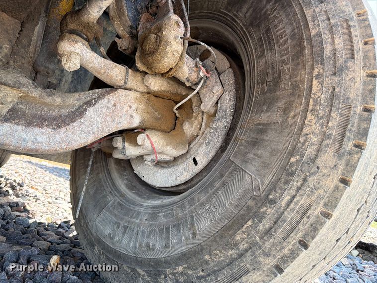 image for item YA4130 2004 Mack Granite CV713 dump truck