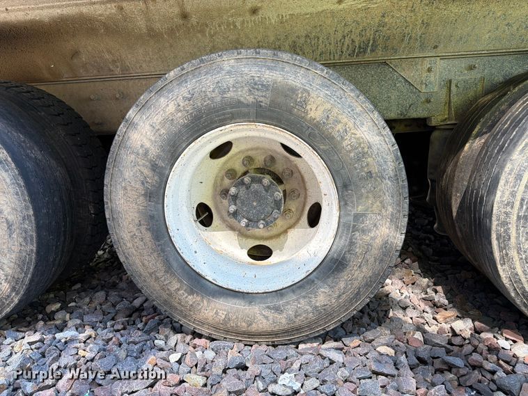 image for item YA4130 2004 Mack Granite CV713 dump truck