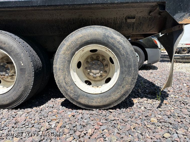 image for item YA4130 2004 Mack Granite CV713 dump truck