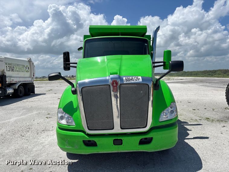 image for item YA4267 2016 Kenworth T680 dump truck