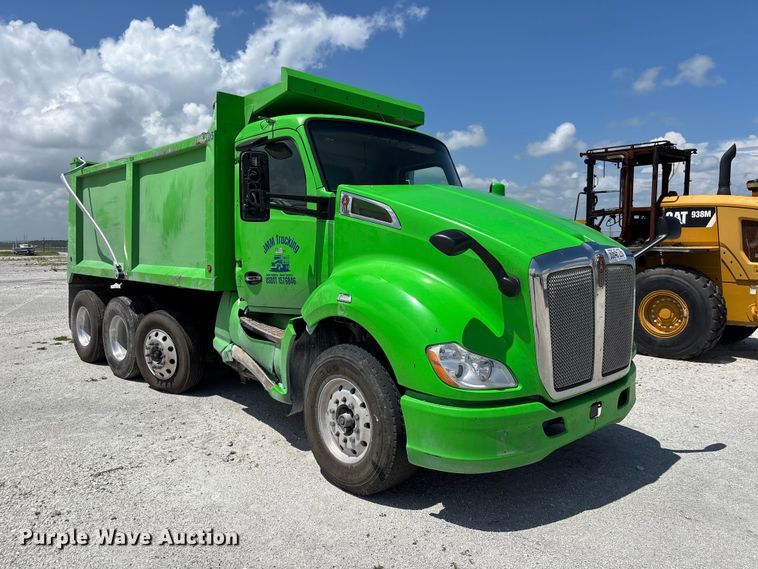 image for item YA4267 2016 Kenworth T680 dump truck
