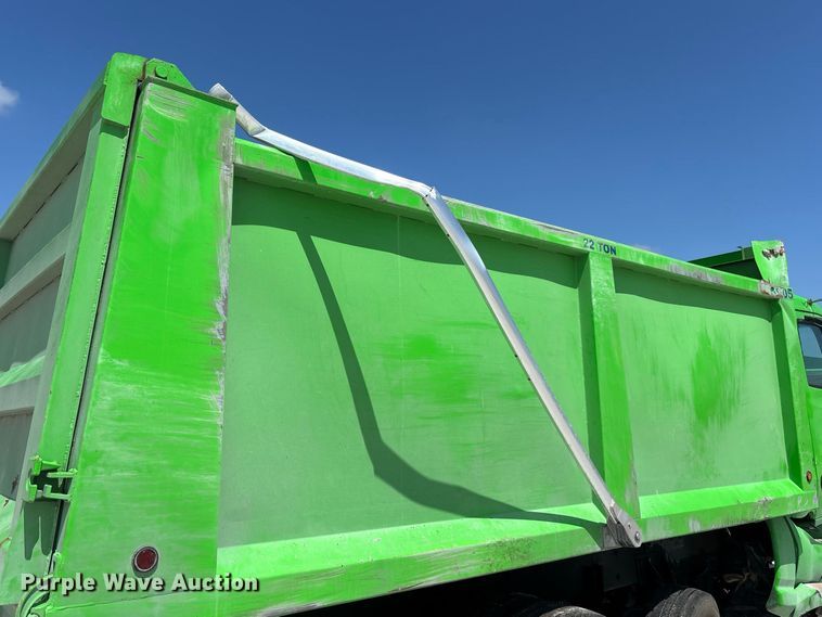 image for item YA4267 2016 Kenworth T680 dump truck