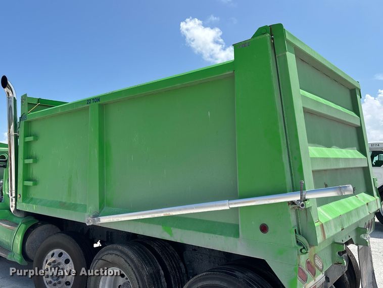 image for item YA4267 2016 Kenworth T680 dump truck
