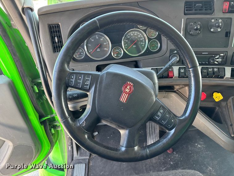 image for item YA4267 2016 Kenworth T680 dump truck