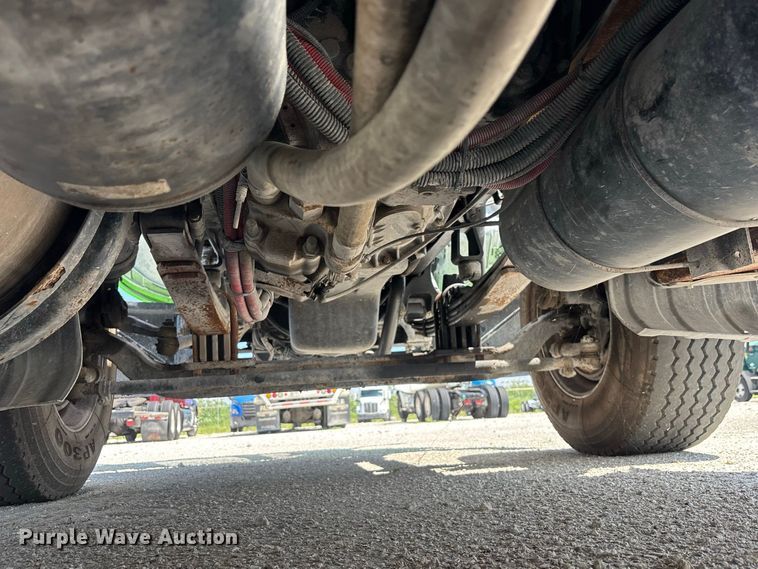 image for item YA4267 2016 Kenworth T680 dump truck
