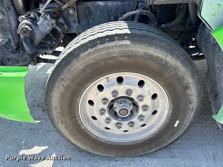 image for item YA4267 2016 Kenworth T680 dump truck