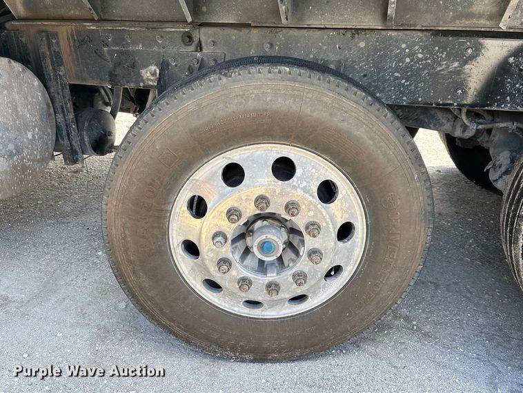 image for item YA4267 2016 Kenworth T680 dump truck