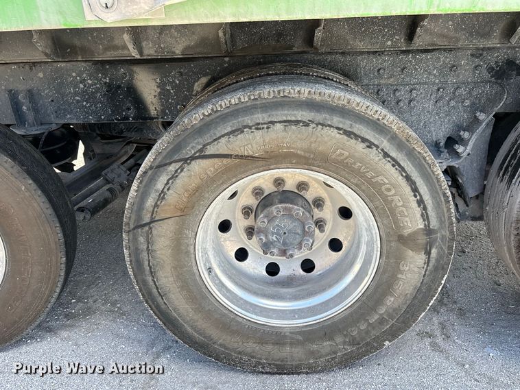 image for item YA4267 2016 Kenworth T680 dump truck
