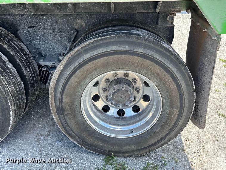 image for item YA4267 2016 Kenworth T680 dump truck