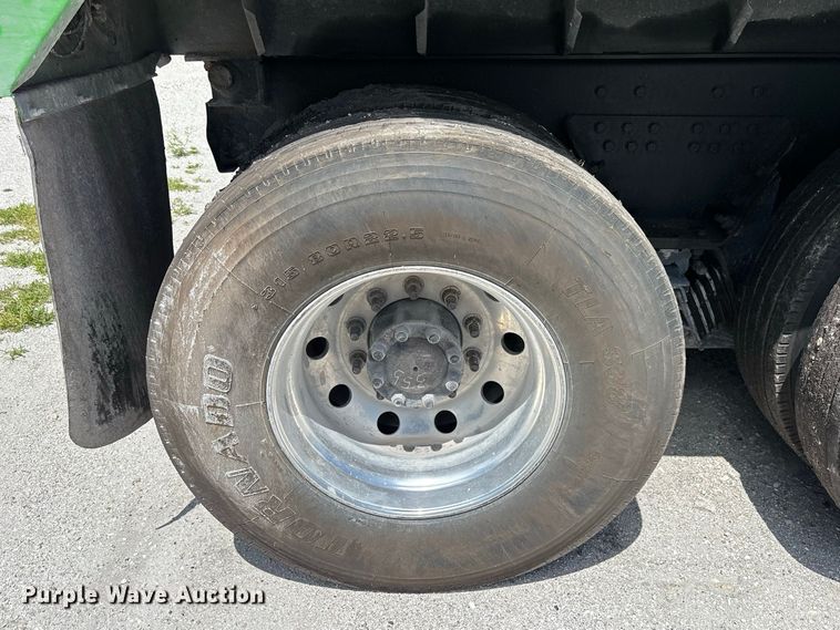 image for item YA4267 2016 Kenworth T680 dump truck