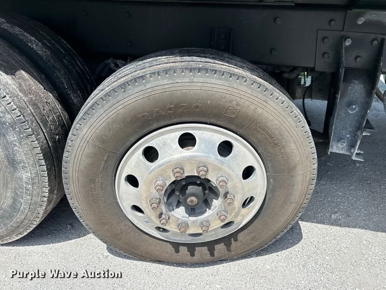 image for item YA4267 2016 Kenworth T680 dump truck