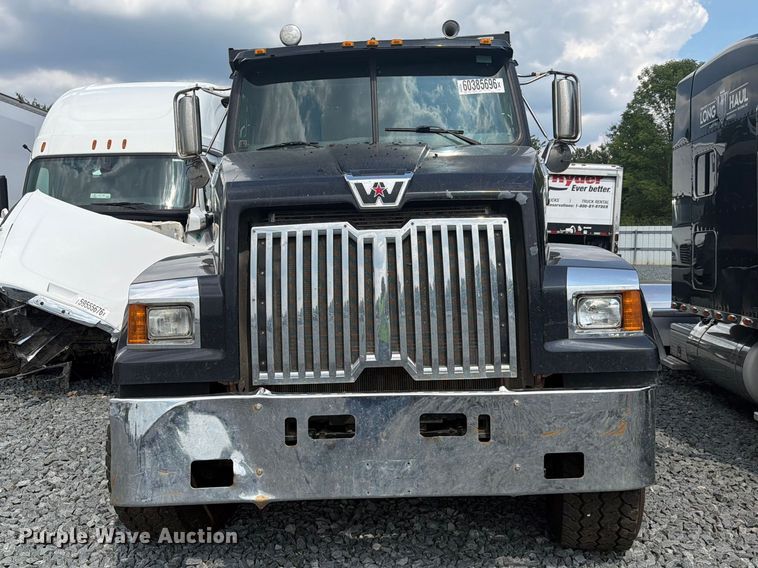 image for item YA4352 2014 Western Star 4700 dump truck