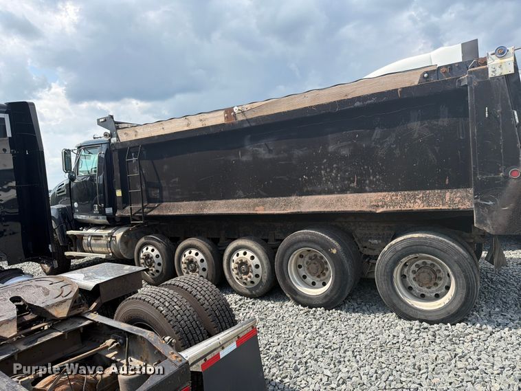image for item YA4352 2014 Western Star 4700 dump truck
