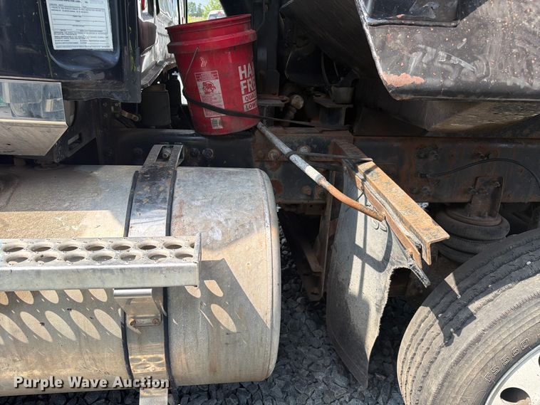 image for item YA4352 2014 Western Star 4700 dump truck