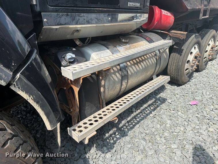 image for item YA4352 2014 Western Star 4700 dump truck