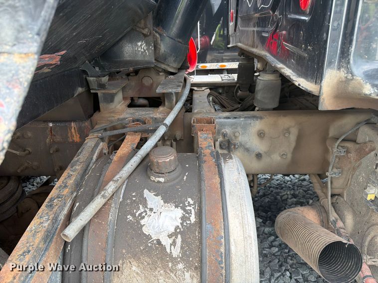 image for item YA4352 2014 Western Star 4700 dump truck