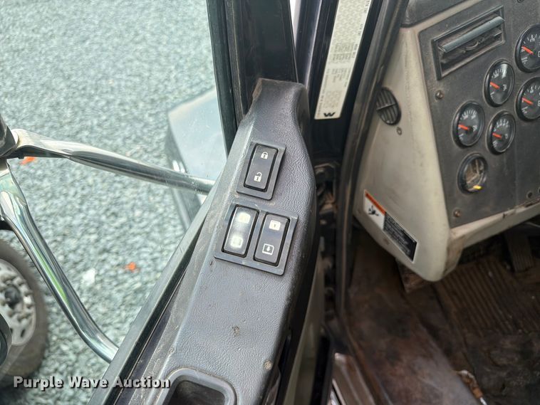 image for item YA4352 2014 Western Star 4700 dump truck