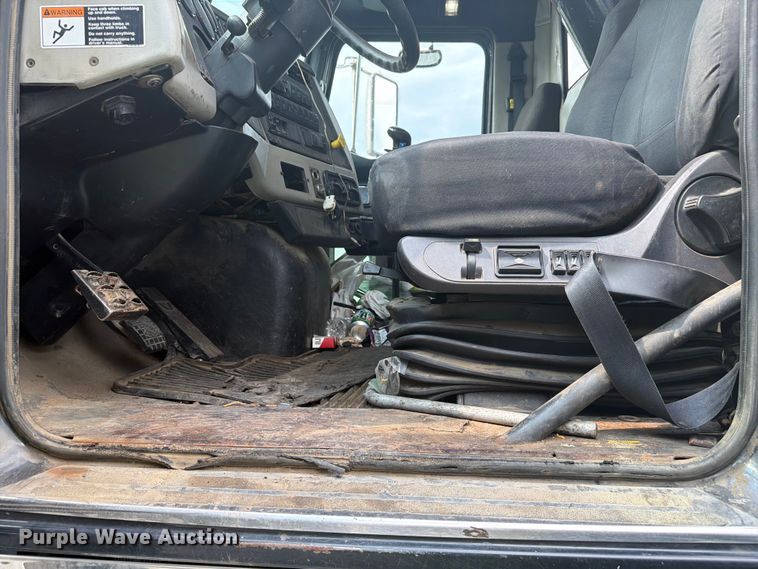 image for item YA4352 2014 Western Star 4700 dump truck